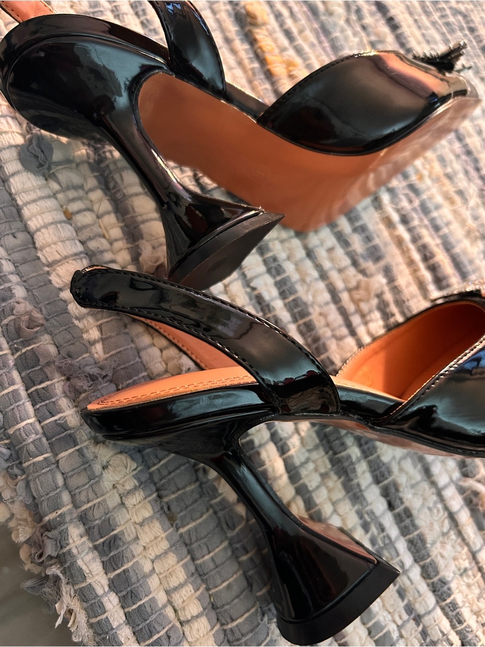 NWOT Black Patent Slingback Pumps Size 6
See Description Dup of High End Brand - Picture 4 of 6